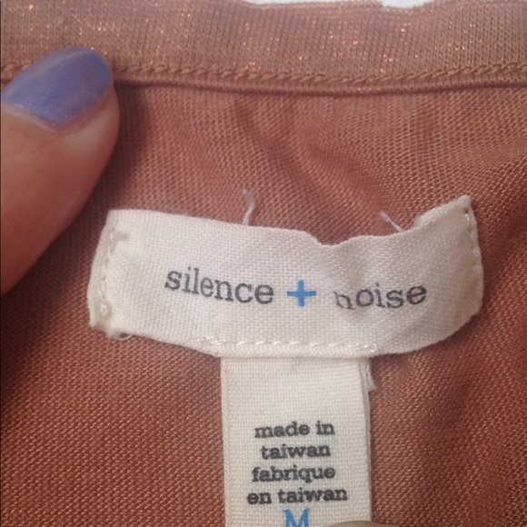 Silence + Noise raw edge racer back tank top. - Picture 5 of 6